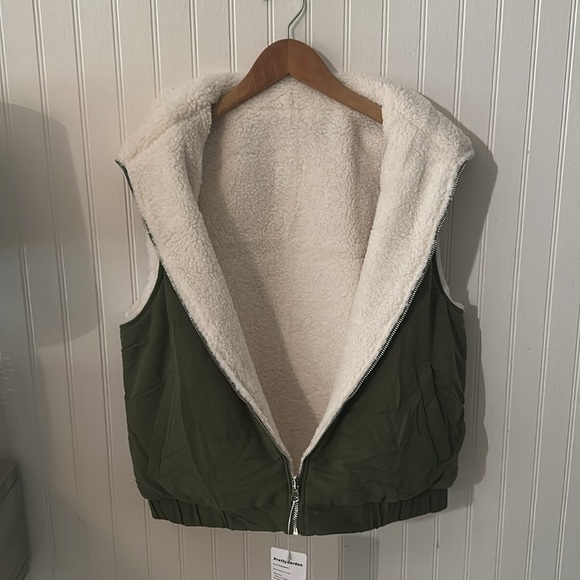 New! Pretty Garden Forest Green Vest sz Small - Picture 11 of 14